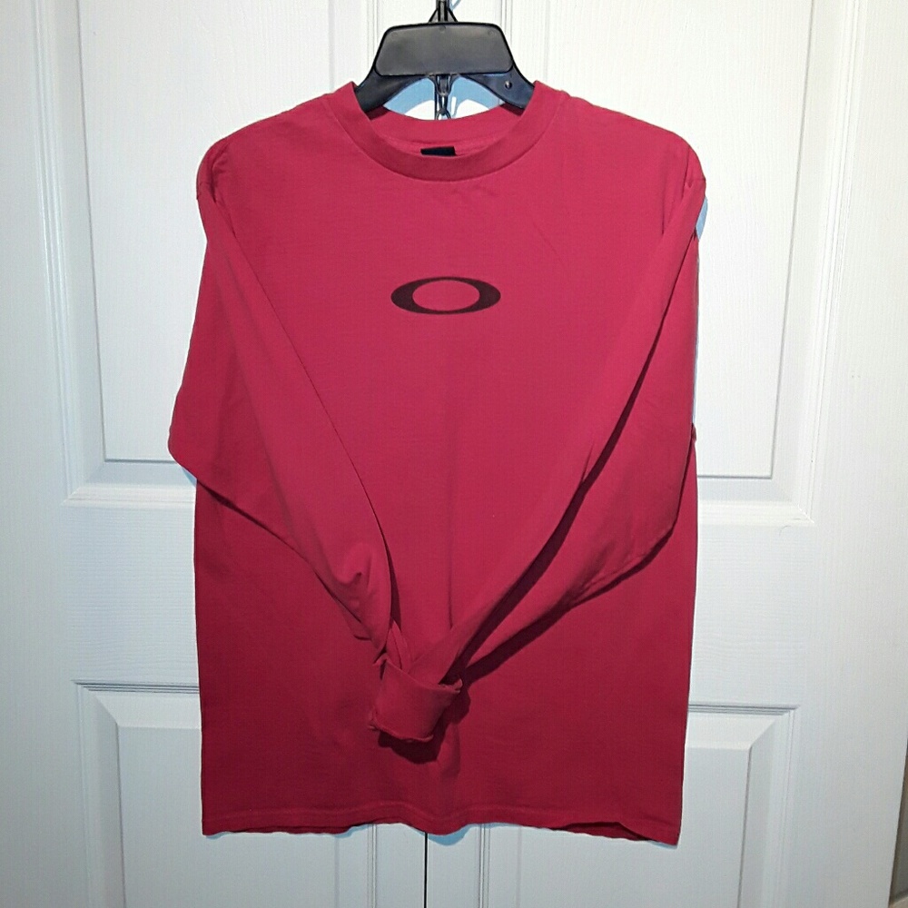 Long Sleeve Oakley T-Shirt, Size Medium